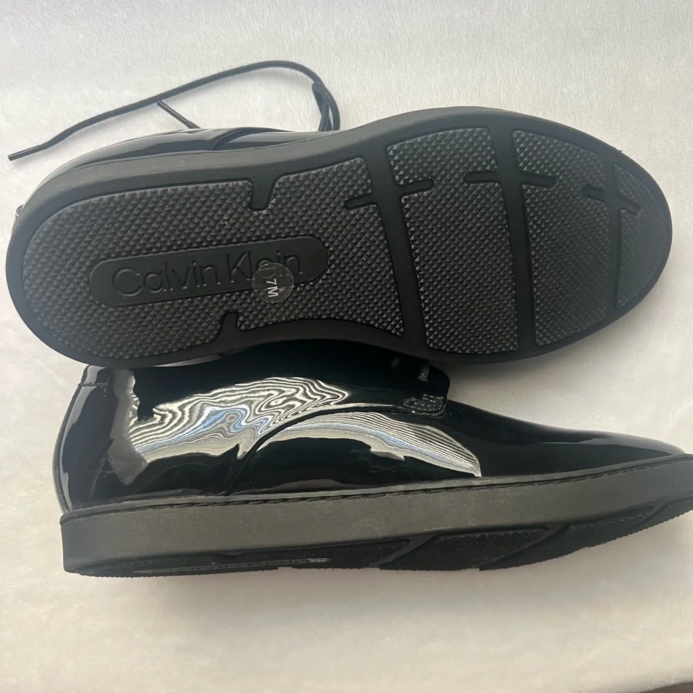 Calvin Klein Glossy Black‎ Oxfords Dress Shoes, Size 7, NWOT